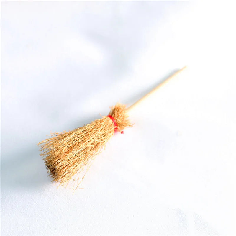 1/3/6pcs Mini Broom Witch Straw Brooms DIY Hanging Ornaments for Halloween Party Decoration Costume Props Dollhouse Accessories